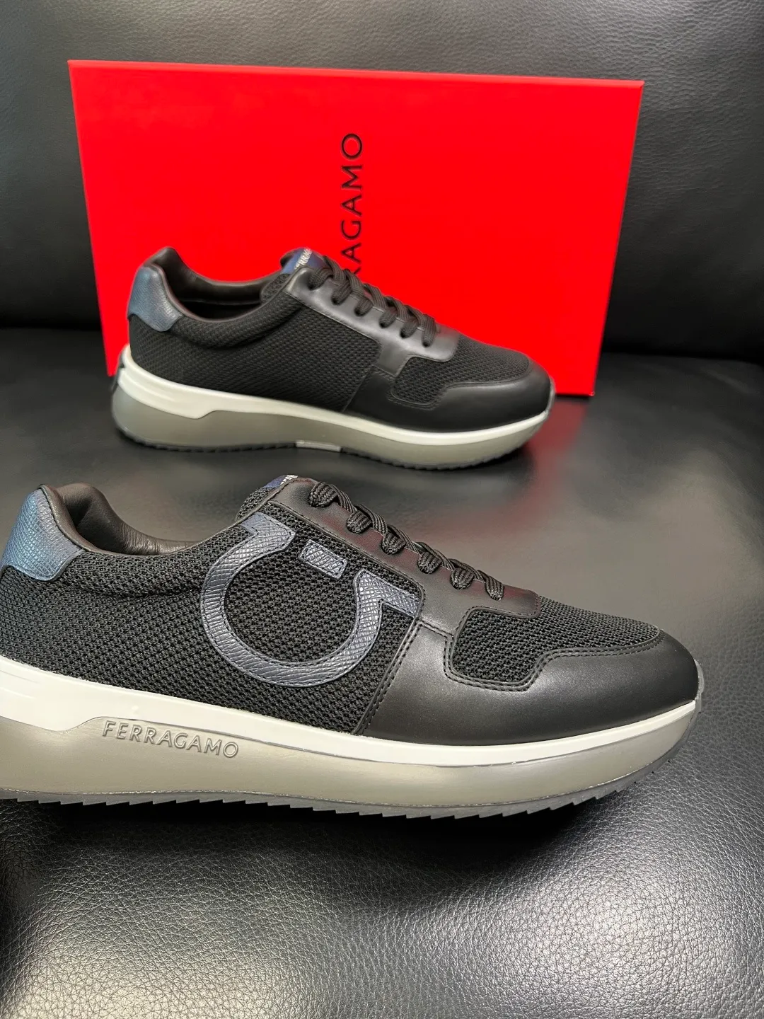 Men's shoes 💰820 Ferragamo High-quality top craftsmanship Ferragamo counters sell original factory configuration, imported original cowhide from Italy, imported water-dyed cow lining, soles: original factory special original soles are super comfortable, original factory and single goods, welcome to compare at the same time at the counter, code number 38-44 (customized 45 46)